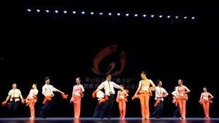 独舞成人东北秧歌视频教学,传承民俗魅力，舞动青春风采